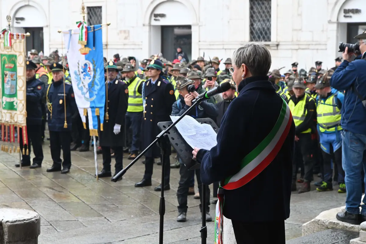 Gli Alpini tra piazza Loggia e piazza Paolo VI