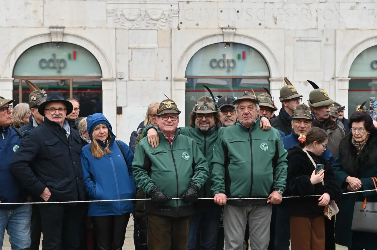 Gli Alpini tra piazza Loggia e piazza Paolo VI