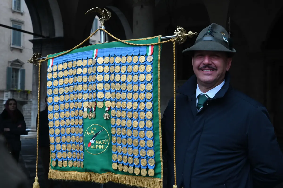 Gli Alpini tra piazza Loggia e piazza Paolo VI
