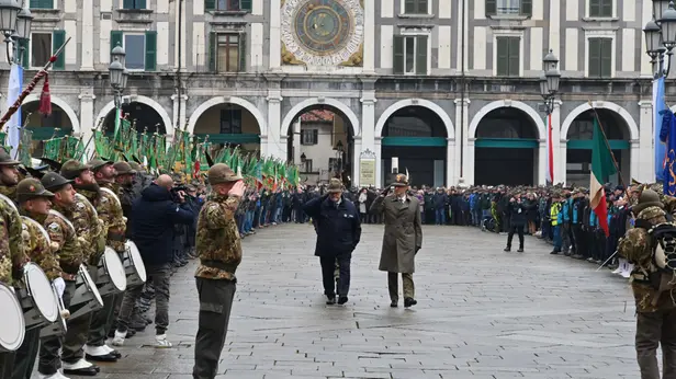 Gli Alpini tra piazza Loggia e piazza Paolo VI