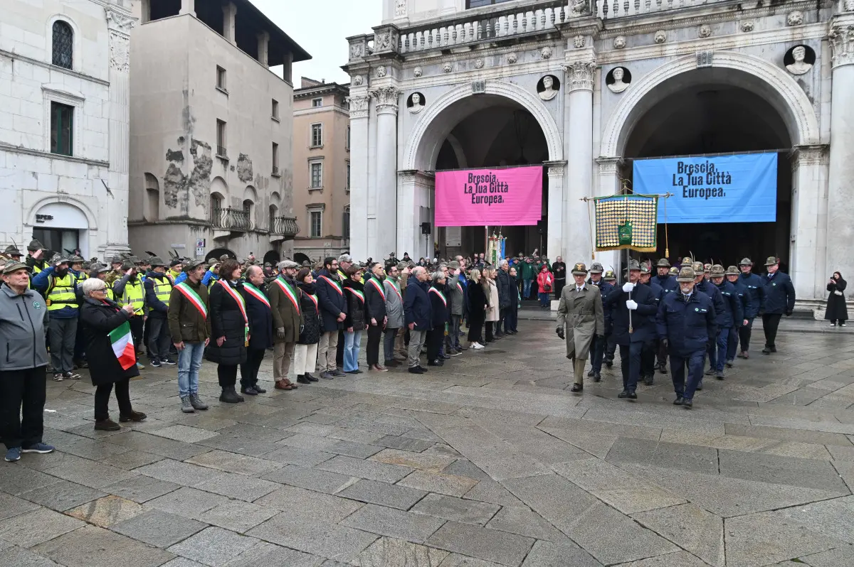 Gli Alpini tra piazza Loggia e piazza Paolo VI