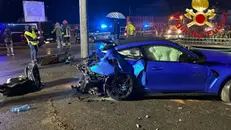 L'auto distrutta dopo lo schianto a Niardo - © www.giornaledibrescia.it