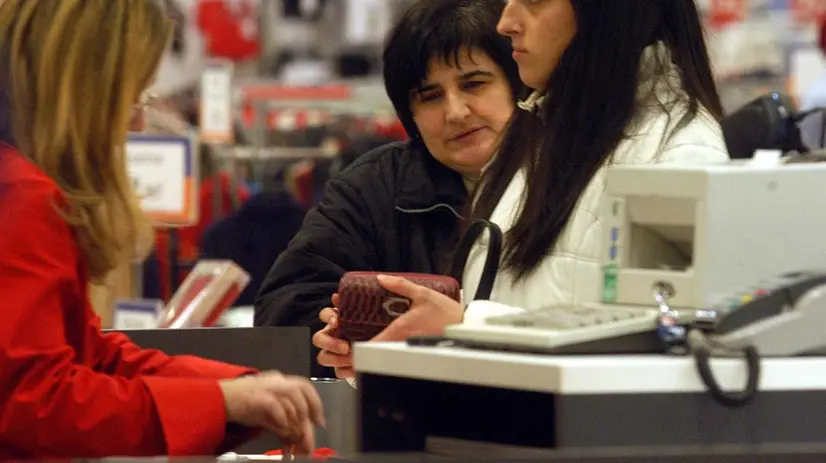 La cassiera di un supermercato - © www.giornaledibrescia.it