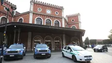 Forze dell'ordine in Stazione a Brescia - © www.giornaledibrescia.it