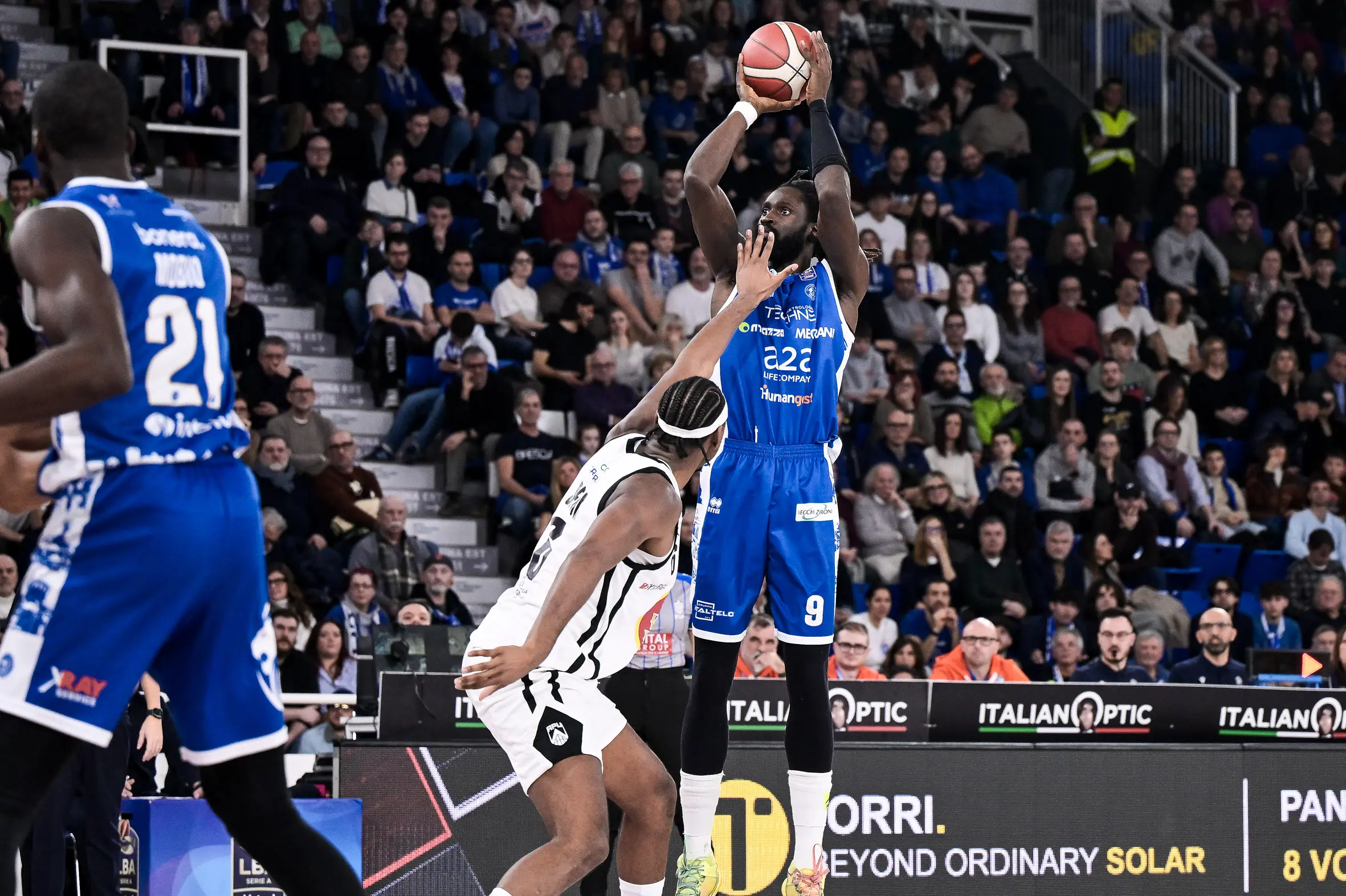 Basket, gli scatti di Germani-Udine