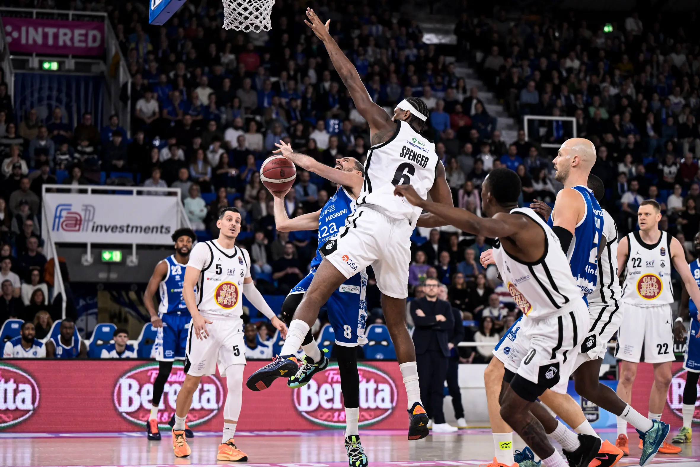 Basket, gli scatti di Germani-Udine
