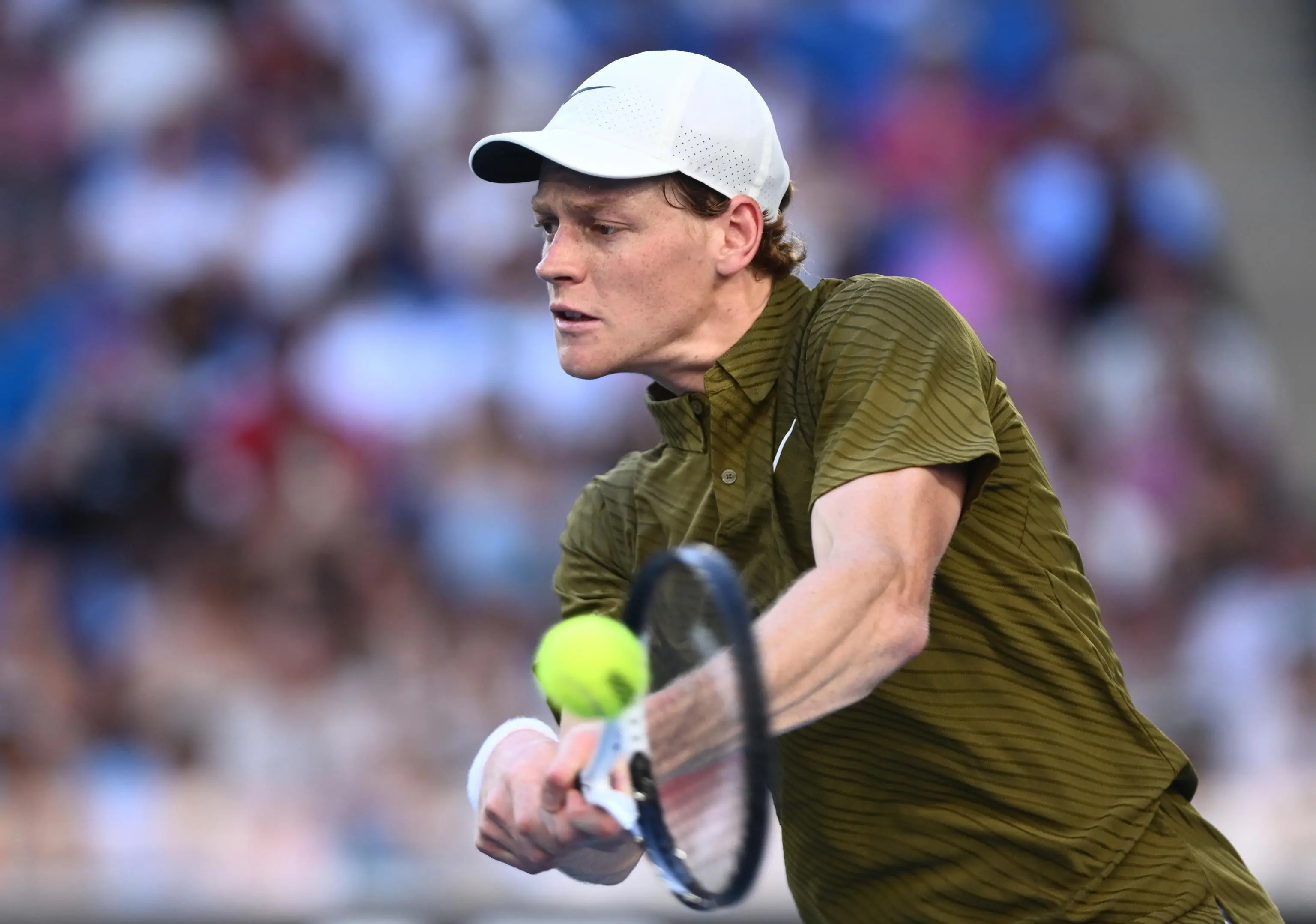 Australian Open, Sinner vince il derby italiano con Luciano Darderi