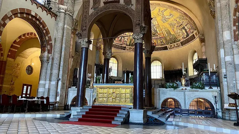 L'altare d'oro della Basilica di Sant'Ambrogio