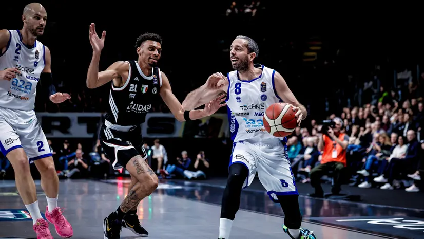 Uno scatto dell'ultimo confronto tra Virtus e Germani - Foto Brondi/Ciamillo-Castoria © www.giornaledibrescia.it