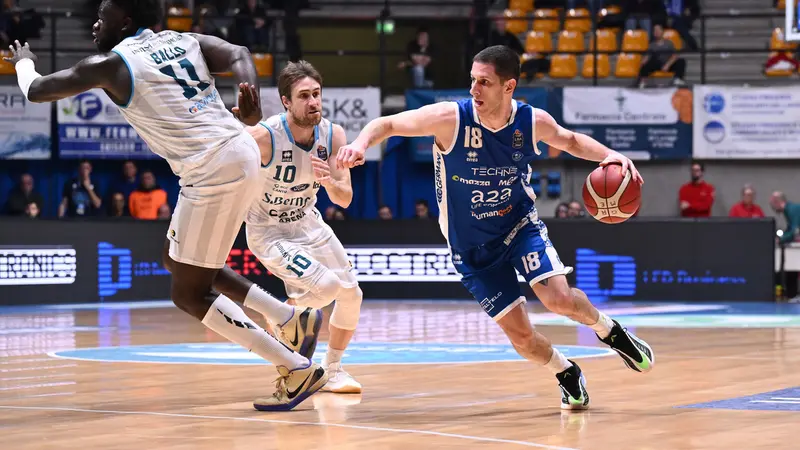 Nikola Ivanovic durante Cantù-Brescia - Foto M.Ceretti / Ciamillo-Castoria