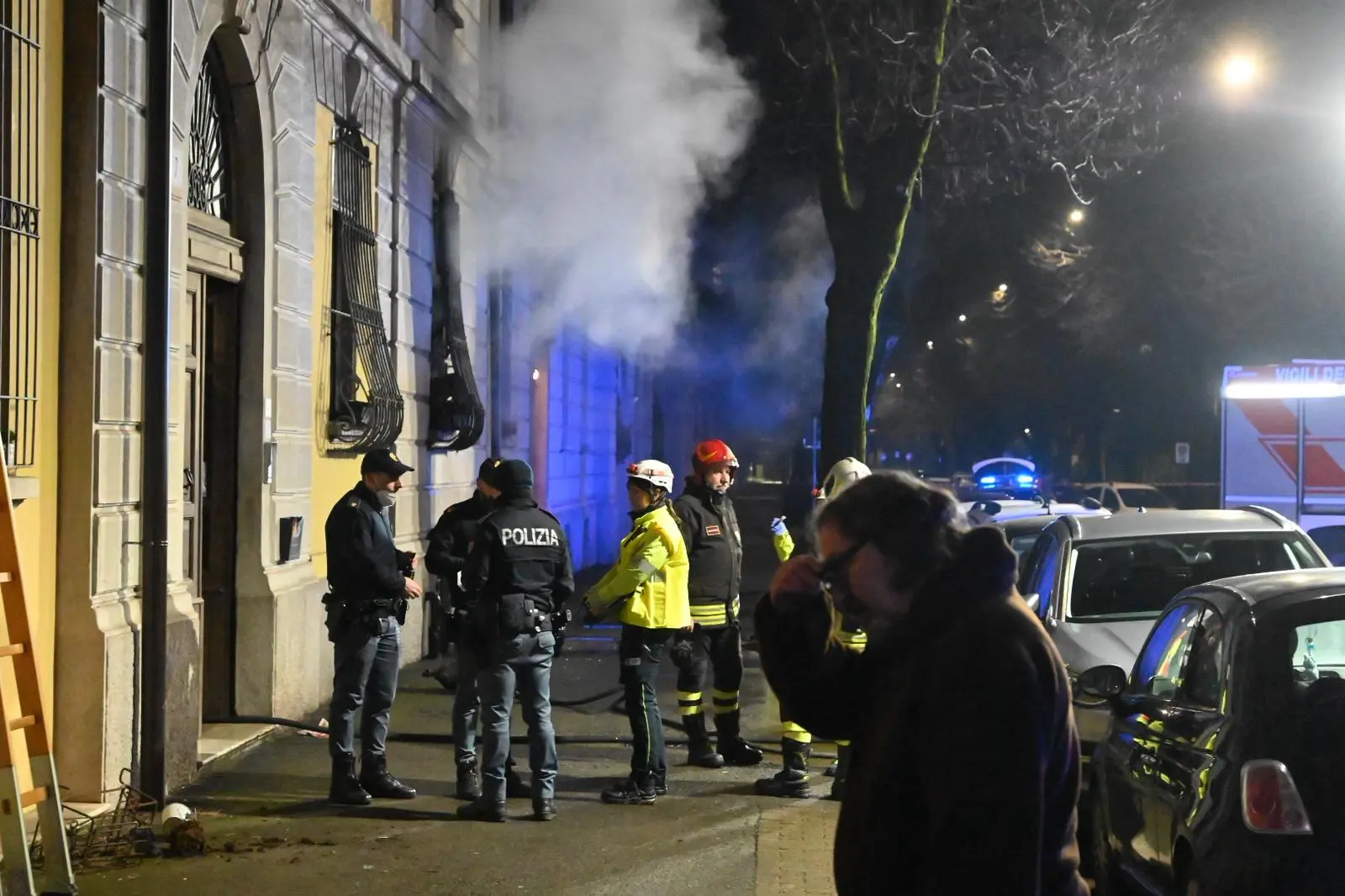 L'incendio in via Monte Nero