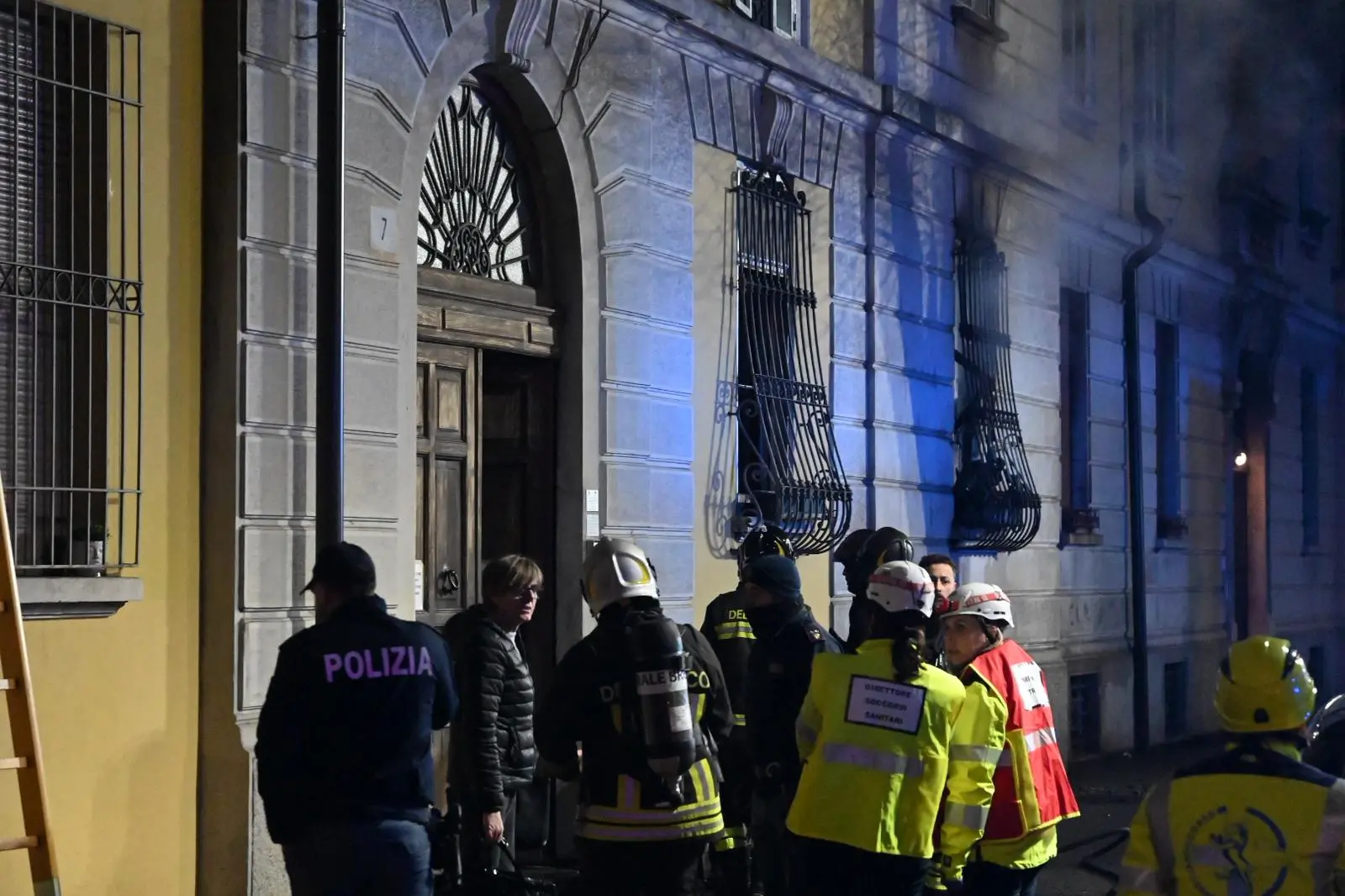 L'incendio in via Monte Nero