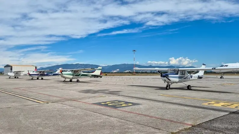 Velivoli privati sulla pista dell'aeroporto di Montichiari - Foto Aero Club Brescia