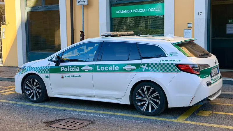 Una vettura della Polizia locale - © www.giornaledibrescia.it