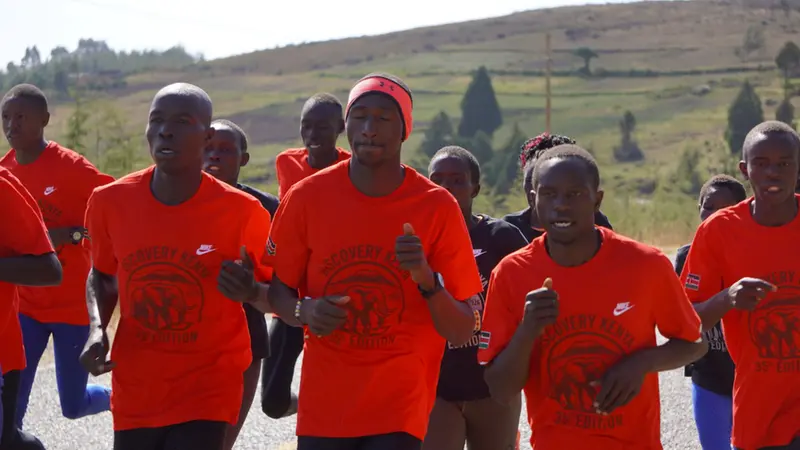Gli atleti al Discovery Kenya