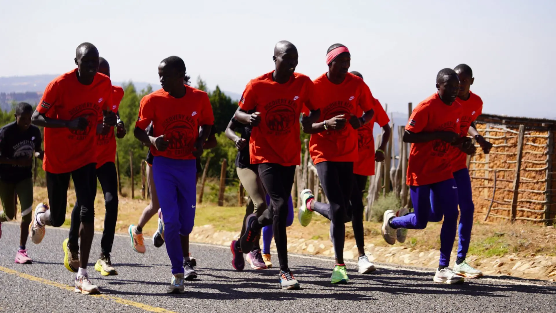 Gli atleti al Discovery Kenya