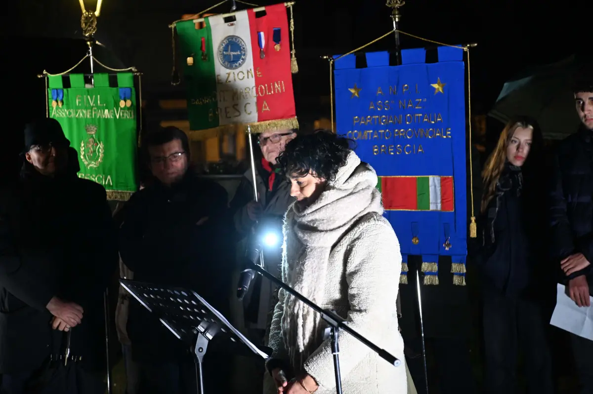 La fiaccolata della memoria a Brescia