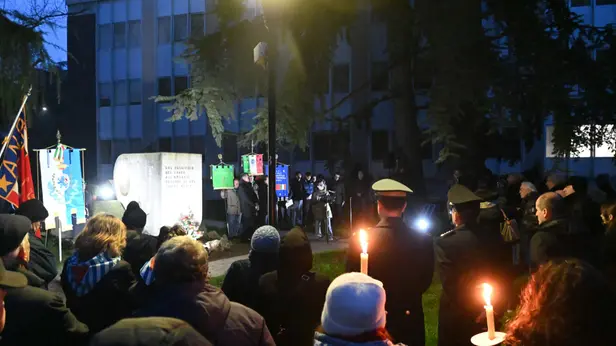 La fiaccolata della memoria a Brescia