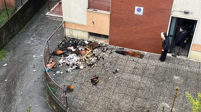 I danni provocati dall'incendio - © www.giornaledibrescia.it