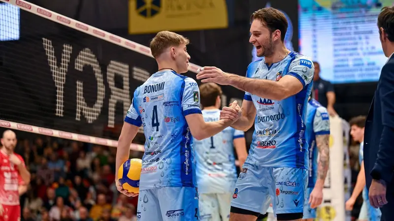 Matteo Bonomi con la maglia del Cuneo