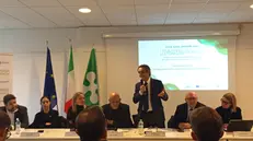 Il presidente Fontana alla presentazione dei progetti del lago d'Iseo - © www.giornaledibrescia.it