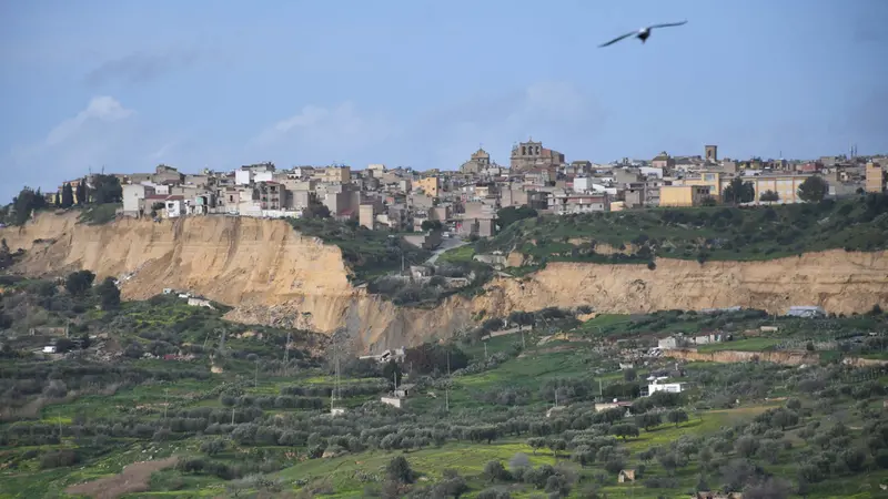 La frana di Niscemi in Sicilia - Foto Ansa © www.giornaledibrescia.it