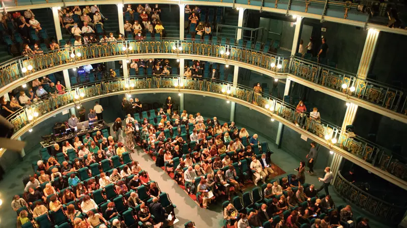 Una vista dall'alto del Teatro Sociale di Brescia - Foto New Reporter © www.giornaledibrescia.it