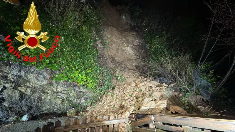La frana - Foto Vigili del fuoco