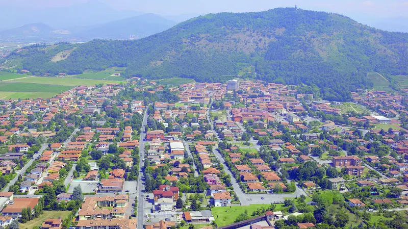 All’ombra del Monte Orfano