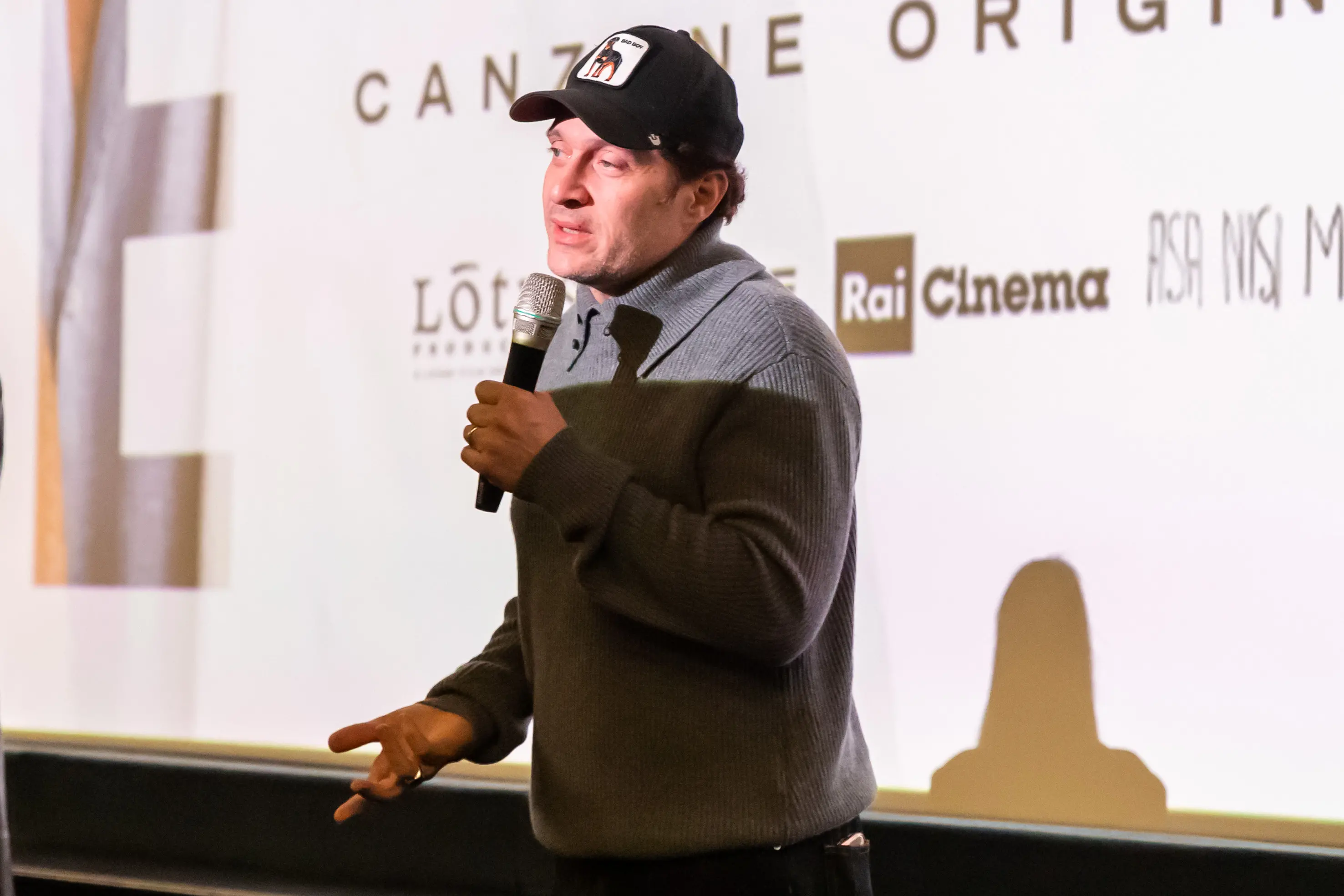 Mirian Leone e Claudio Santamaria alla Oz