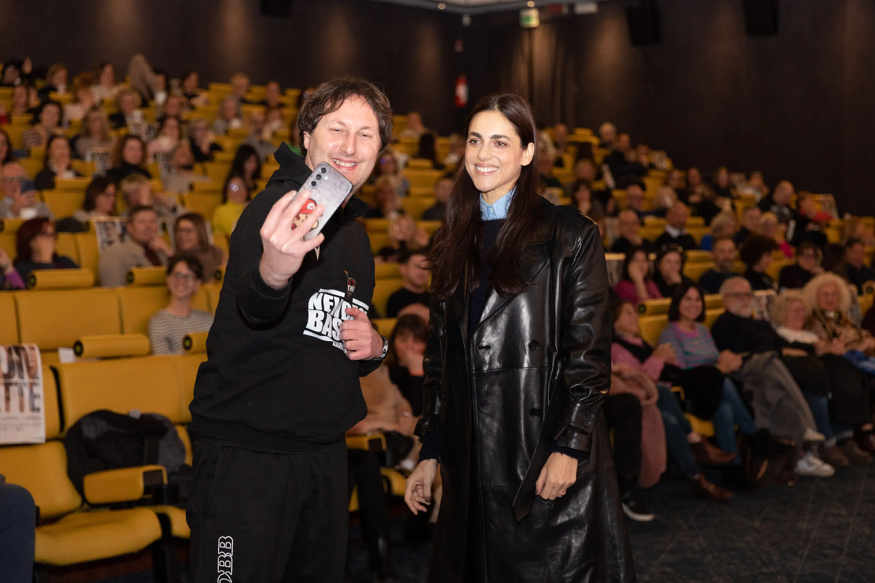 Mirian Leone e Claudio Santamaria alla Oz