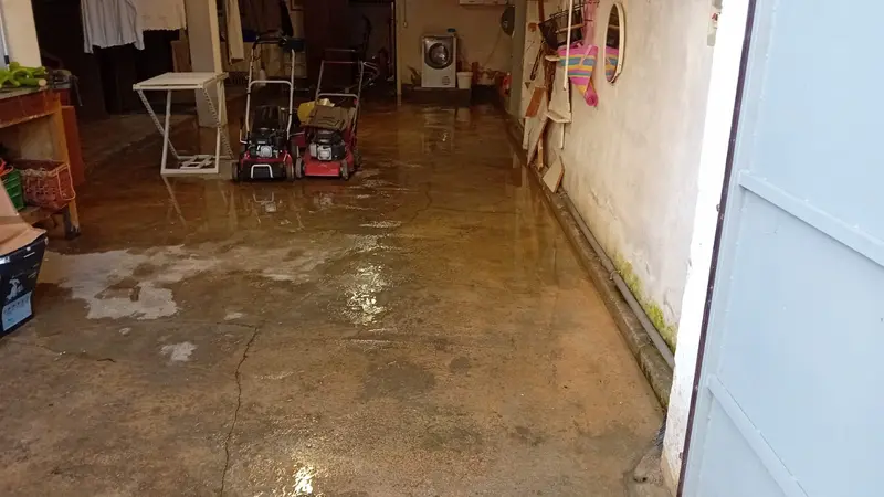 Uno scantinato di Fornaci allagato a causa della falda - © www.giornaledibrescia.it