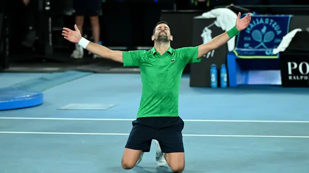 Australian Open , Djokovic batte Sinner in cinque set