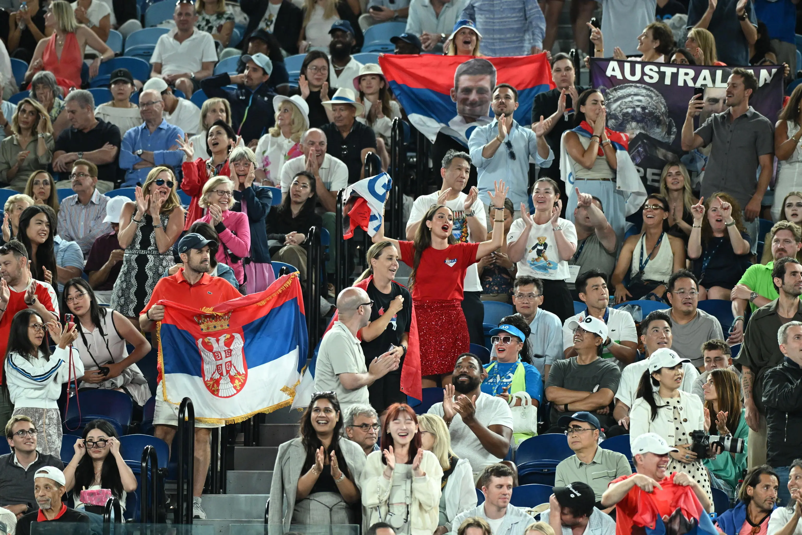 Australian Open , Djokovic batte Sinner in cinque set