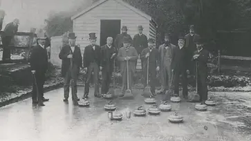 Giocatori del Dunedin Curling di Woodhaugh, in Nuova Zelanda: la foto è stata scattata nel 1889