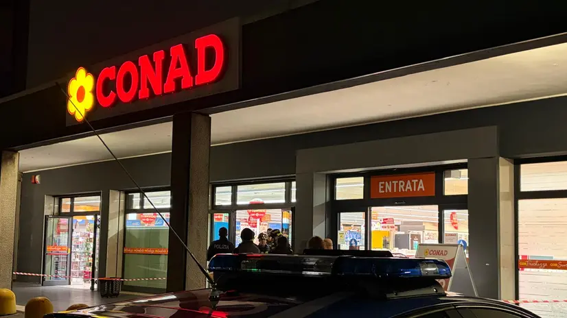 Spray al peperoncino al Conad
