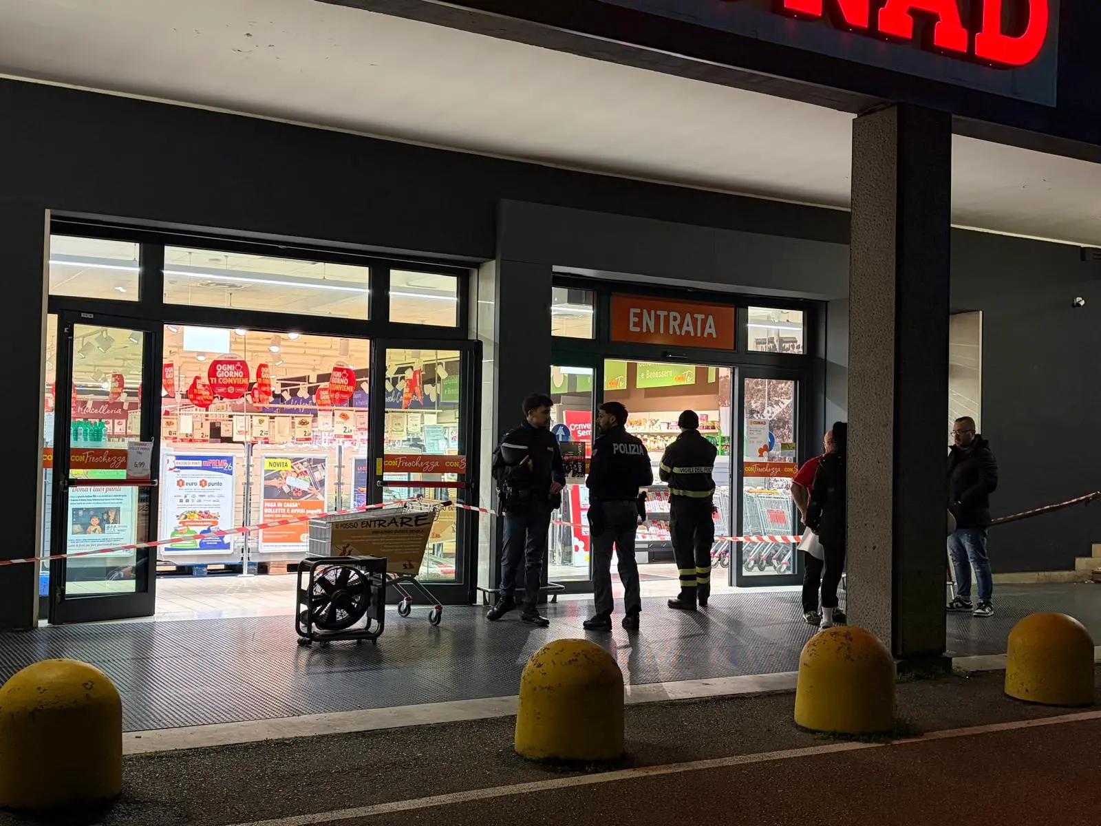 Spray al peperoncino al Conad