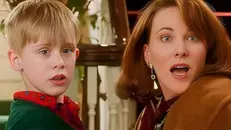Catherine O'Hara e Macaulay Culkin nel film "Mamma, ho perso l'aereo" del 1990