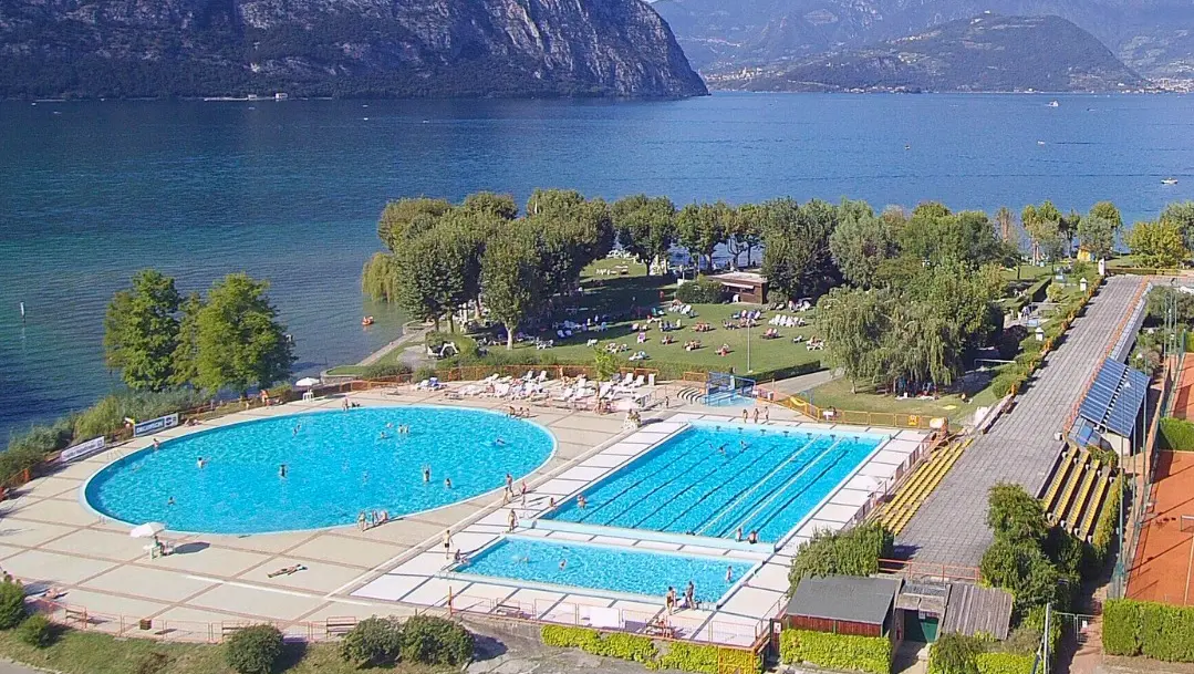 Una veduta del lido di Sassabanek