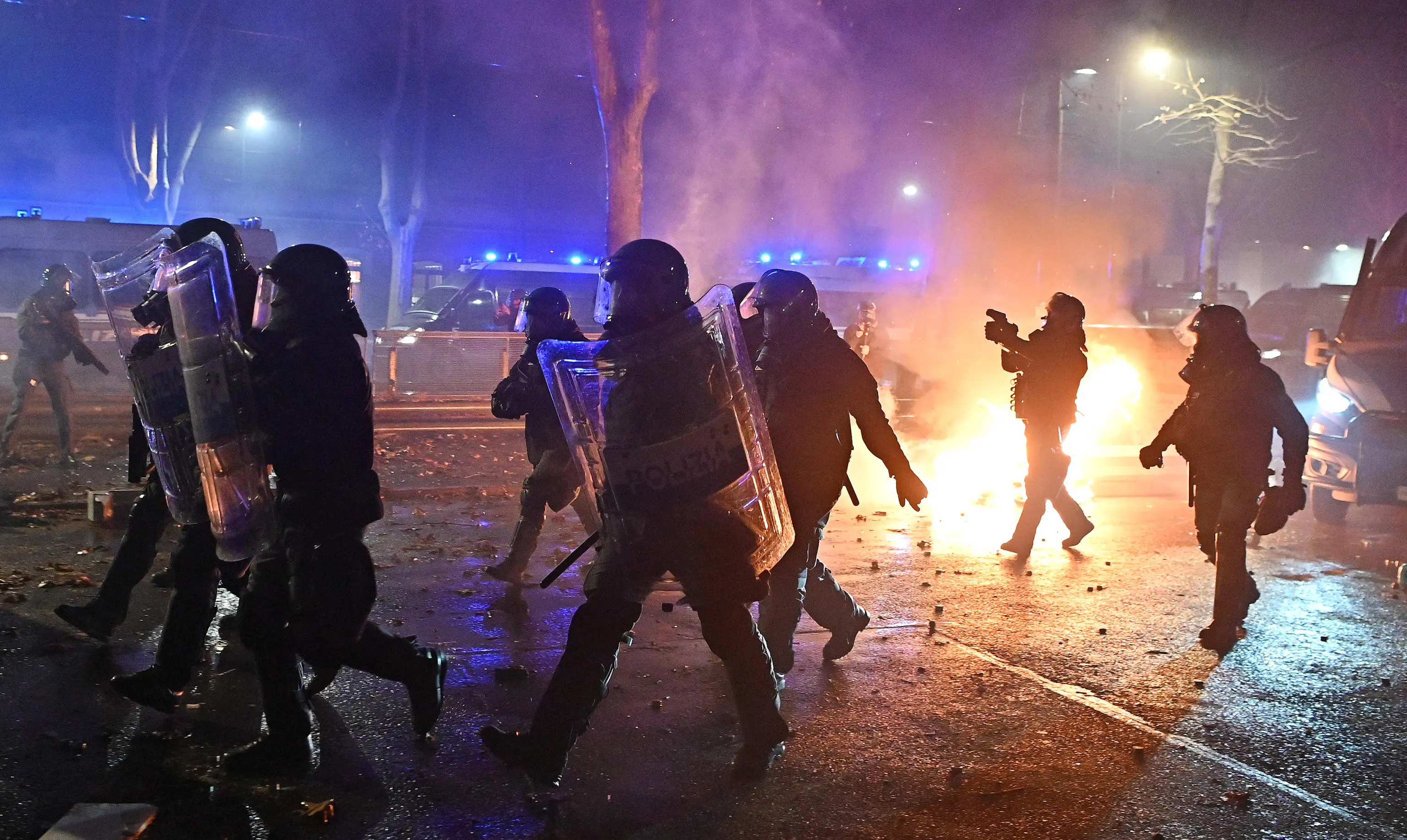 Il corteo e gli scontri a Torino