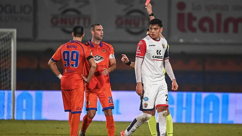 L'esplusione di Bertoli - Foto NewReporter/Comincini © www.giornaledibrescia.it