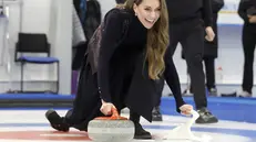 Kate Middleton sul campo da curling - Foto Kensington Palace