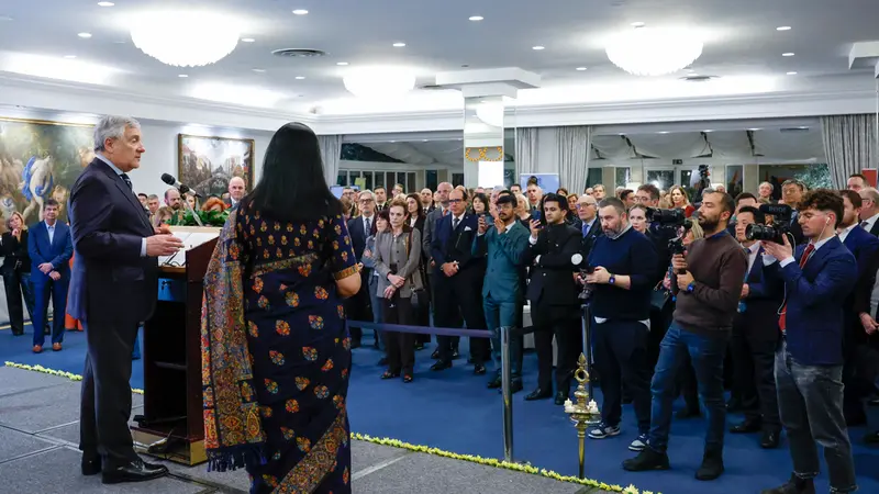 Tajani alla festa nazionale dell'India - Foto Ansa © www.giornaledibrescia.it