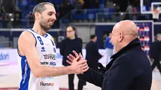 Mauro Ferrari si congratula con Amedeo Della Valle - Foto Ceretti/Ciamillo-Castoria © www.giornaledibrescia.it