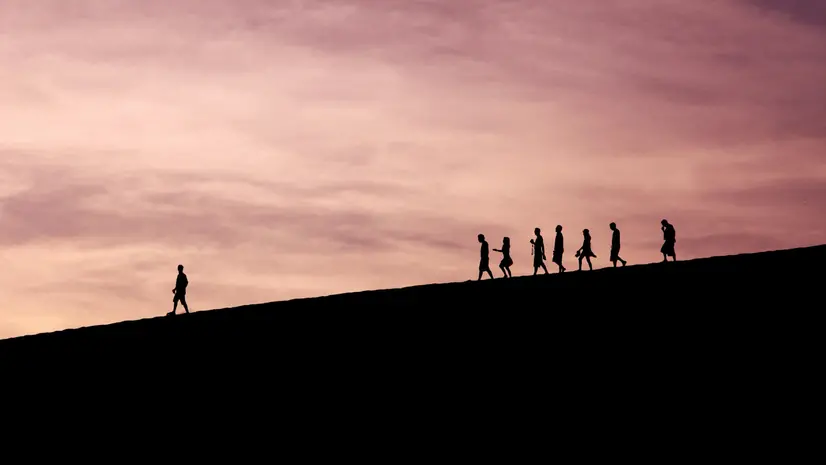 Non una persona al comando, ma un gruppo in movimento