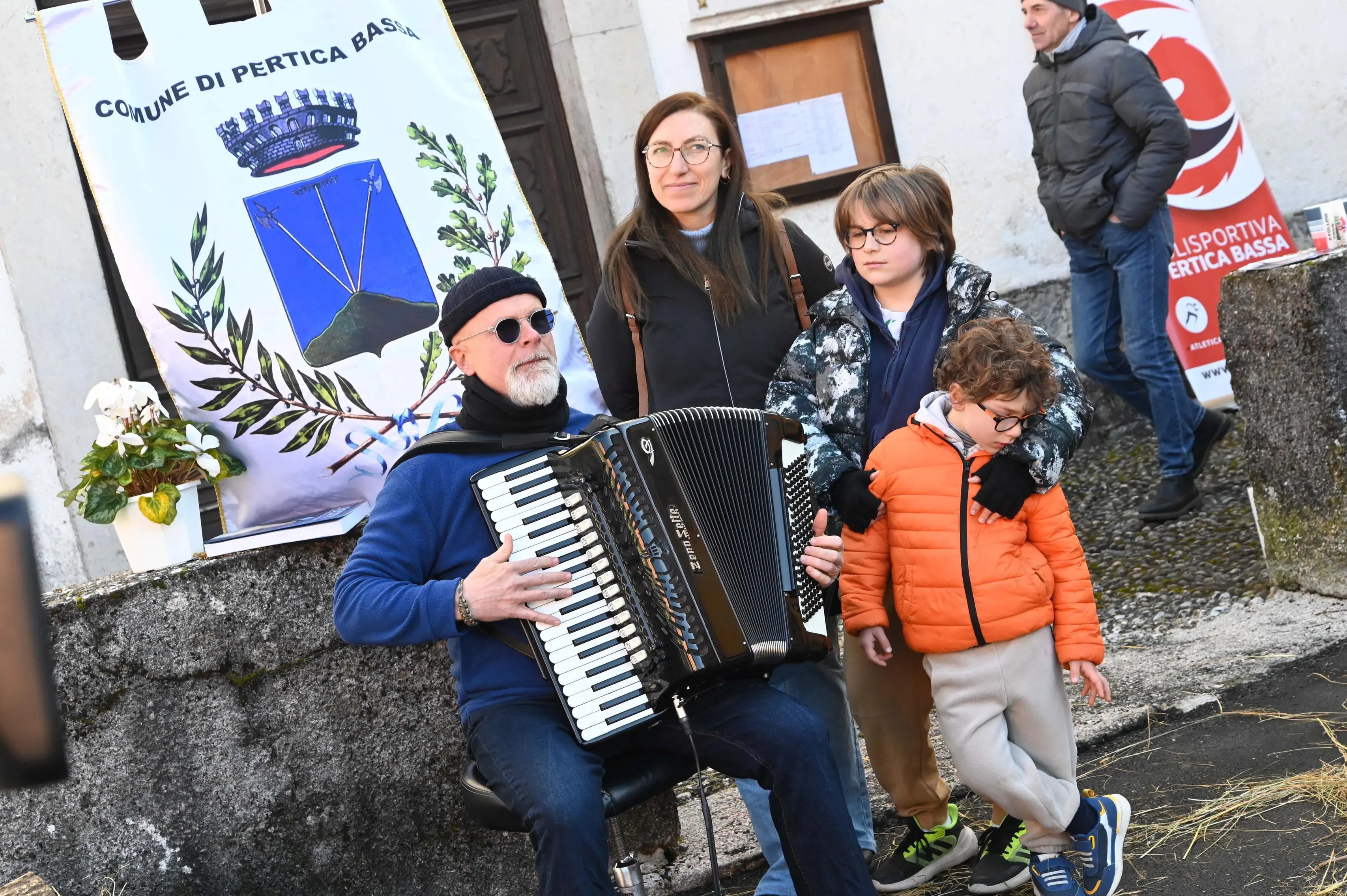 PERTICA BASSA IN PIAZZA CON NOI  REDAZIONE PROVINCIA 01-02-2026 GABRIELE STRADA NEW EDEN GROUP 