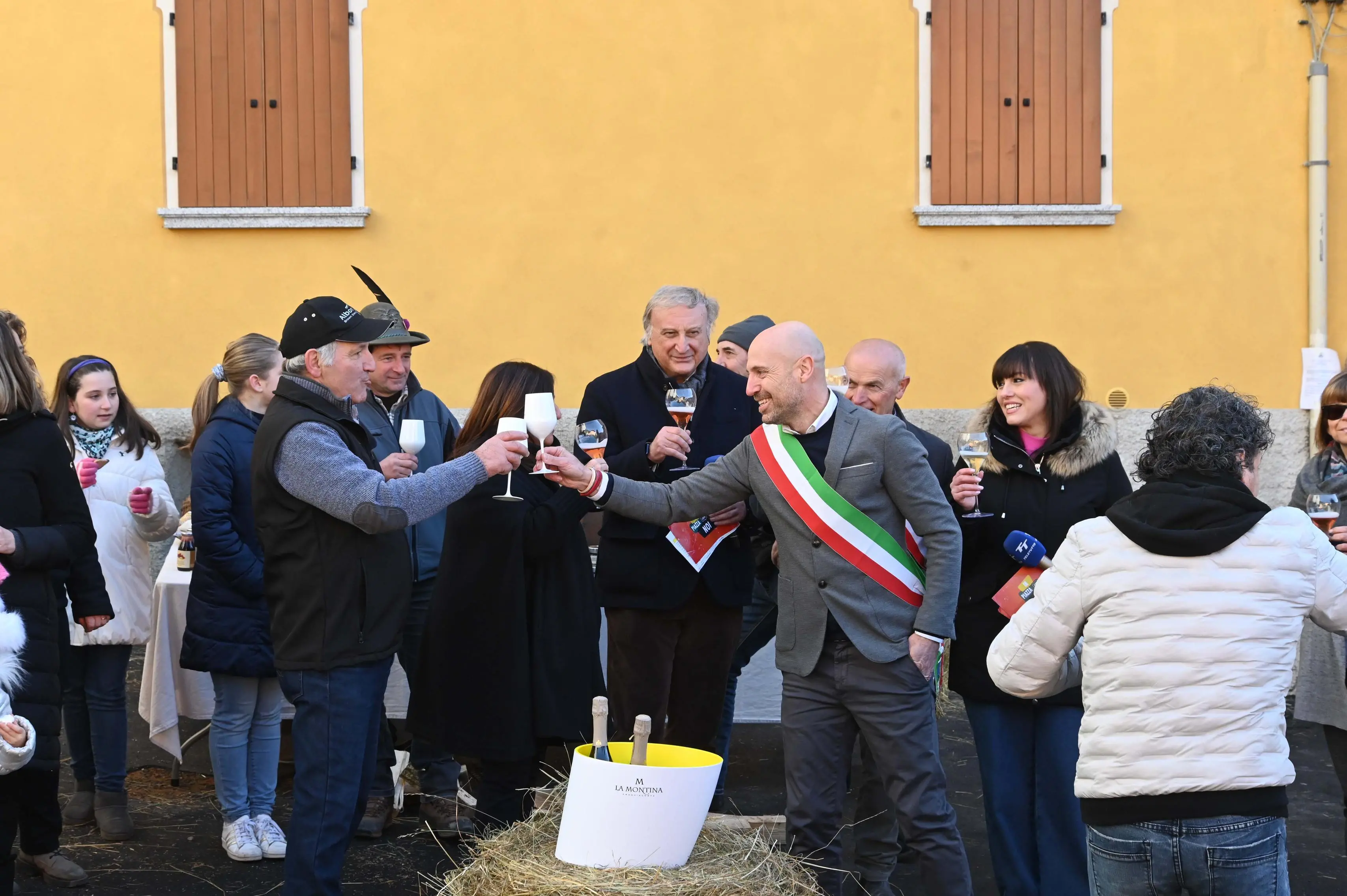 PERTICA BASSA IN PIAZZA CON NOI  REDAZIONE PROVINCIA 01-02-2026 GABRIELE STRADA NEW EDEN GROUP 