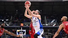 Amedeo Della Valle in azione contro l'Olimpia Milano - Foto M.Ceretti / Ciamillo-Castoria © www.giornaledibrescia.it