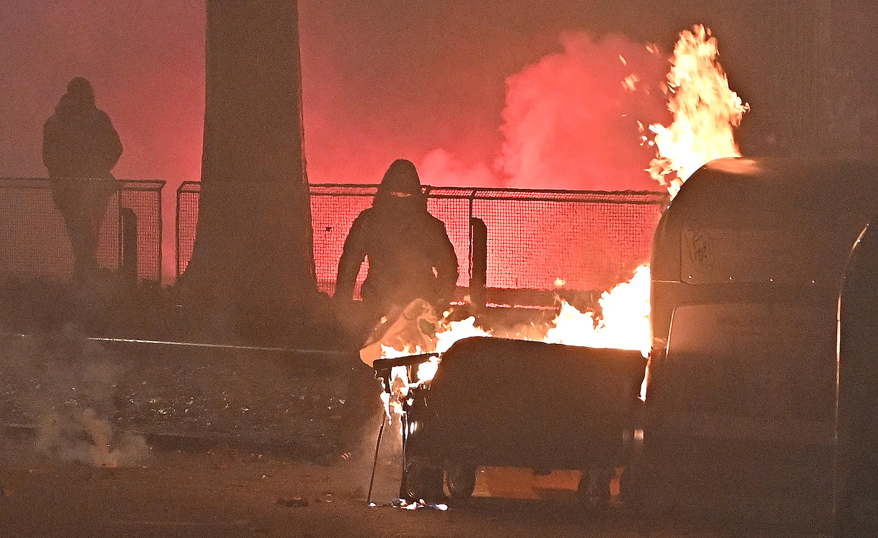 Il black bloc a Torino al corteo pro Askatasuna