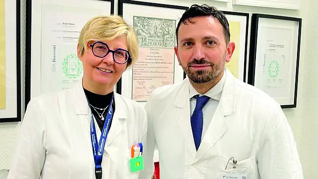 La direttrice di Radioterapia Huscher e il direttore sanitario Meloni - © www.giornaledibrescia.it